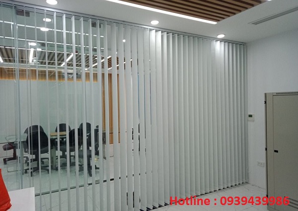 THI CÔNG RÈM CỬA VĂN PHÒNG TẠI BẾN LỨC LONG AN