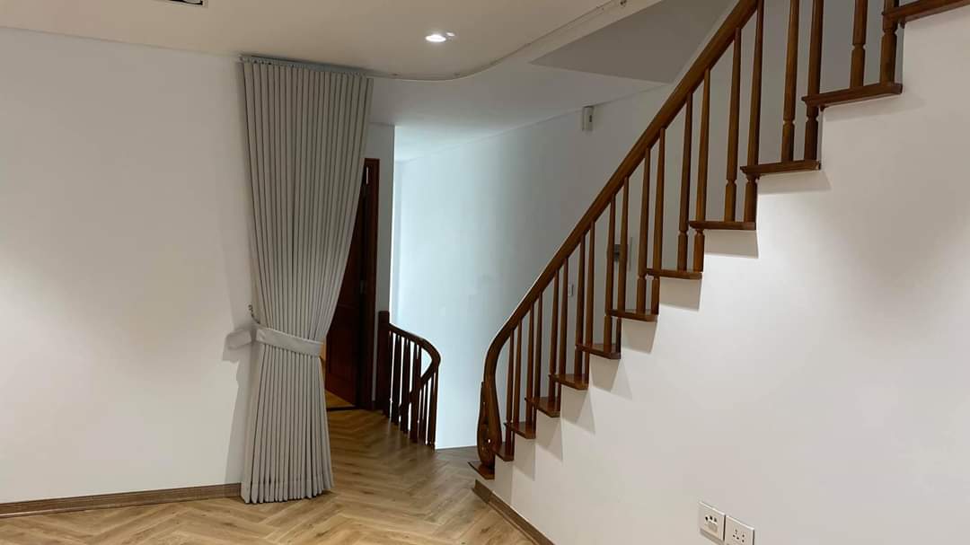 Bí quyết chọn rèm che cầu thang hợp cho mỗi gia đình